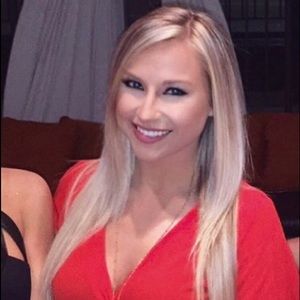 Meet your Posher, Lauren!